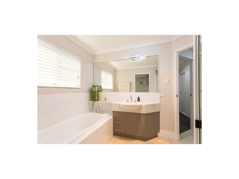 9 Dominique Drive, Glenella QLD 4740