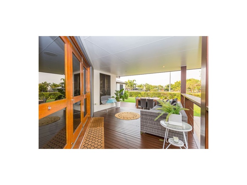 9 Dominique Drive, Glenella QLD 4740