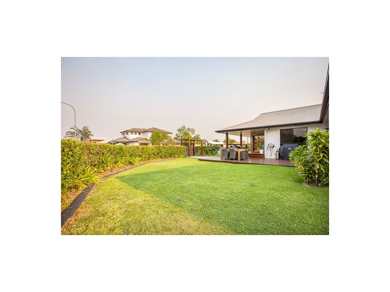 9 Dominique Drive, Glenella QLD 4740