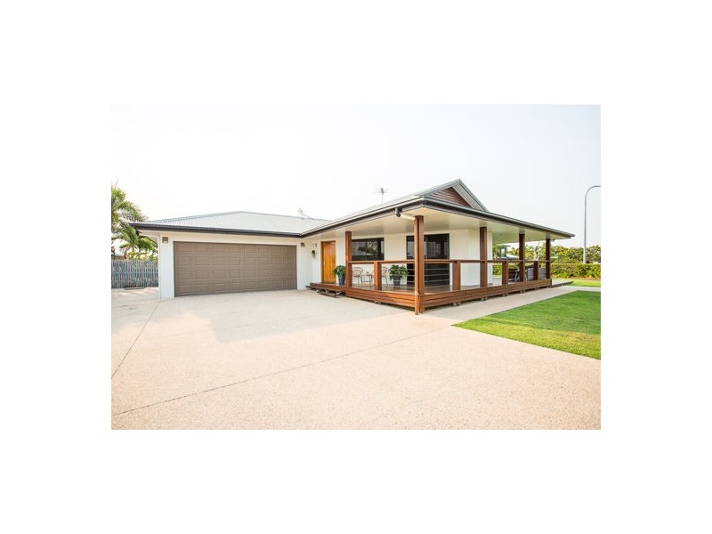 9 Dominique Drive, Glenella QLD 4740
