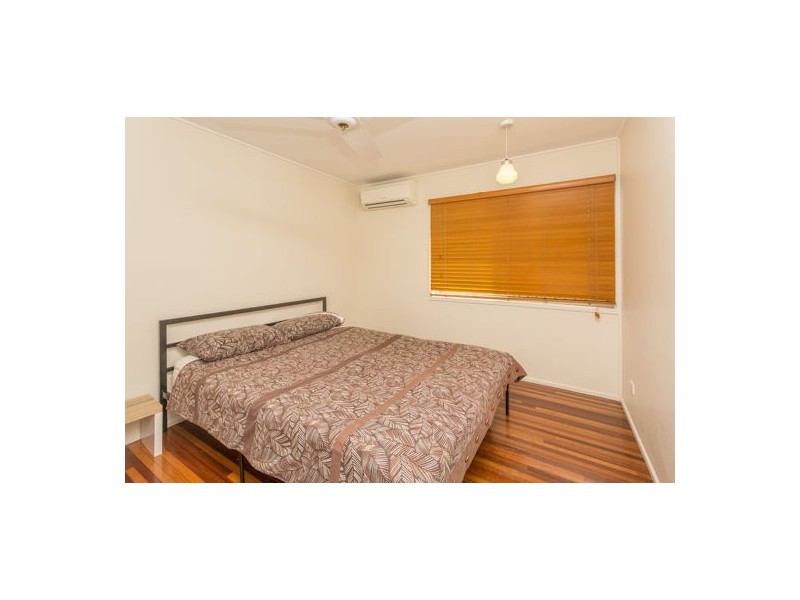7 Holts Road, Beaconsfield QLD 4740