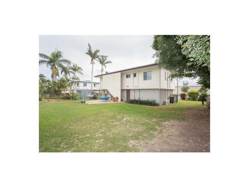 7 Holts Road, Beaconsfield QLD 4740