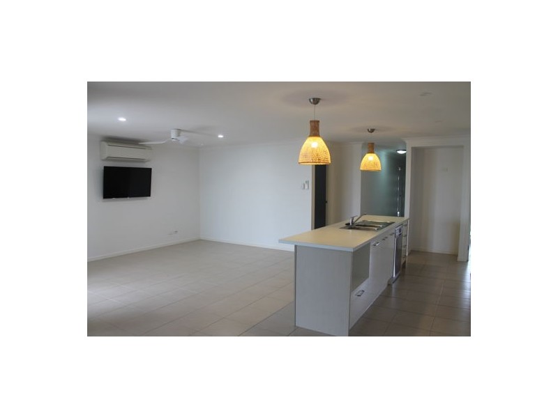 12 Hawkins Street, Bucasia QLD 4750