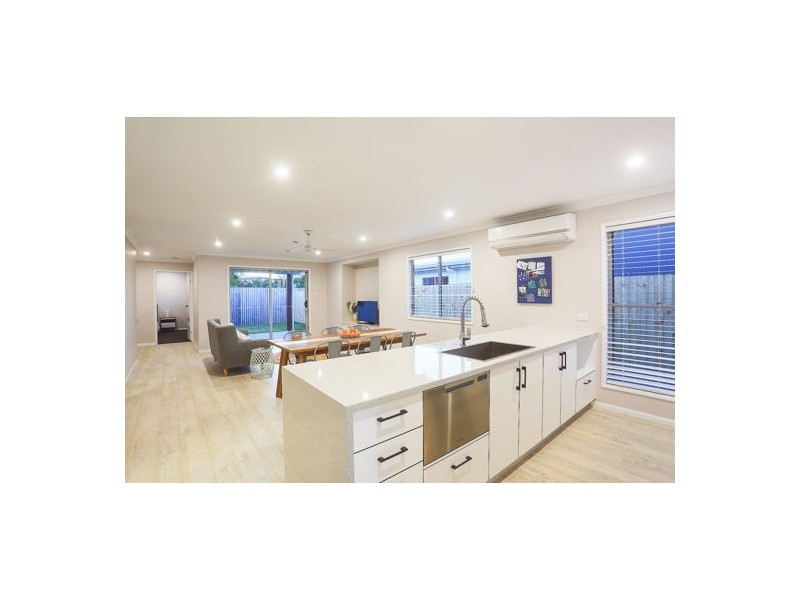 33 Joseph Court, Glenella QLD 4740