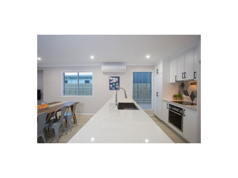 33 Joseph Court, Glenella QLD 4740