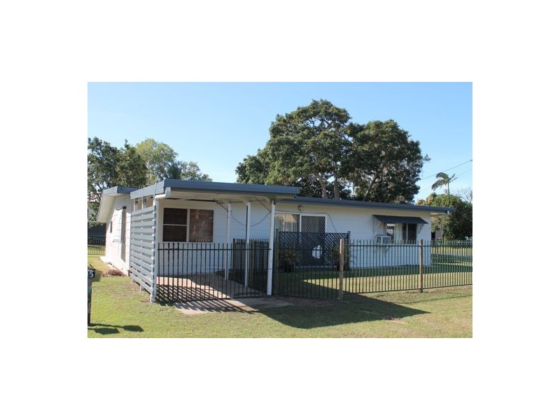 15 Robin Street, Slade Point QLD 4740