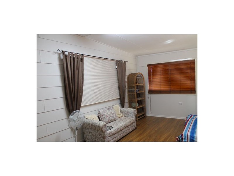 15 Robin Street, Slade Point QLD 4740