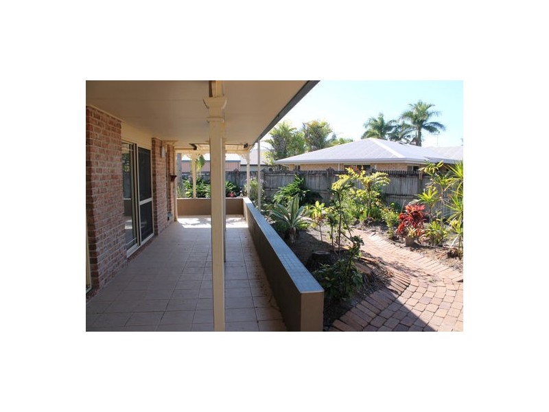 7 Bradman Drive, Glenella QLD 4740