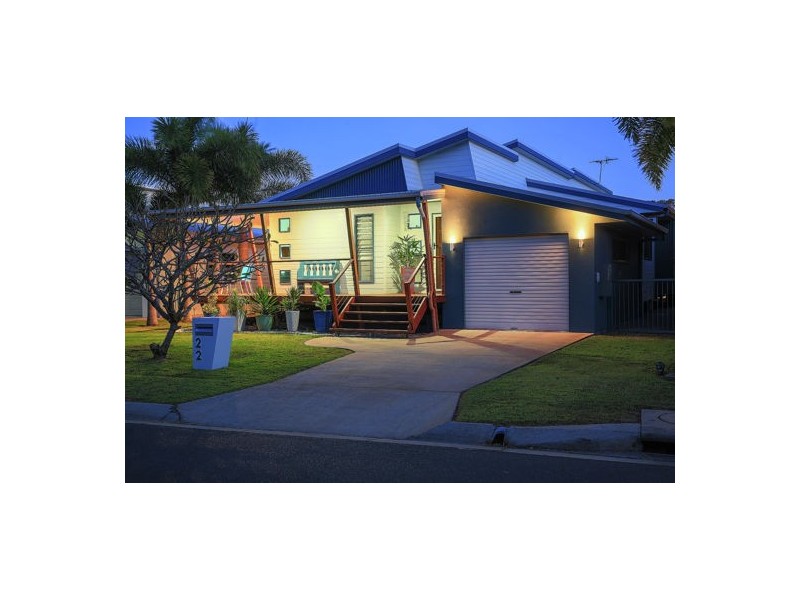 22` Whitesan Blue Terrace, Blacks Beach QLD 4740