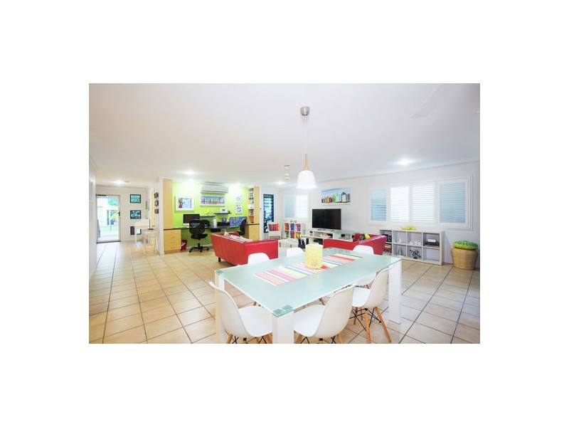 22` Whitesan Blue Terrace, Blacks Beach QLD 4740