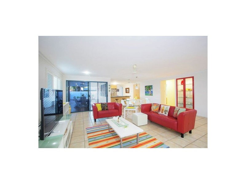22` Whitesan Blue Terrace, Blacks Beach QLD 4740