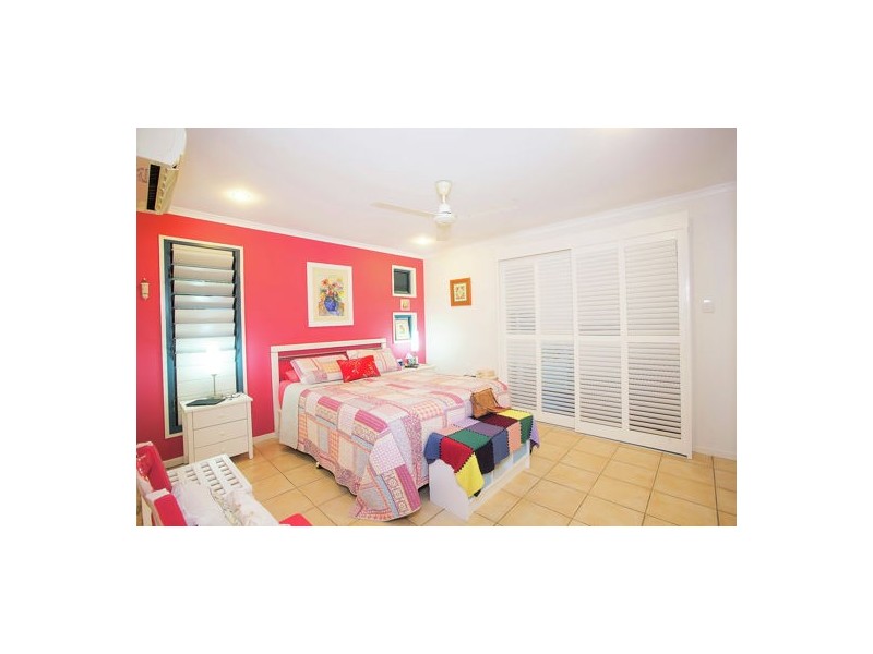 22` Whitesan Blue Terrace, Blacks Beach QLD 4740