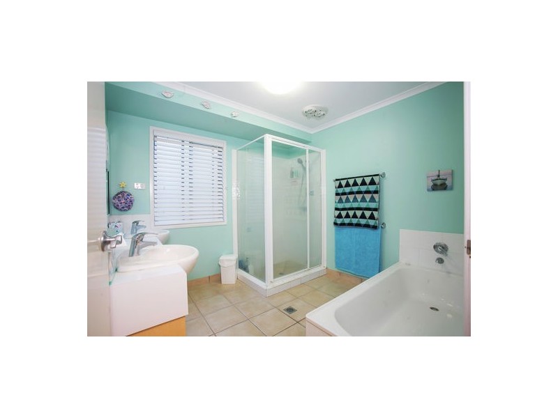 22` Whitesan Blue Terrace, Blacks Beach QLD 4740