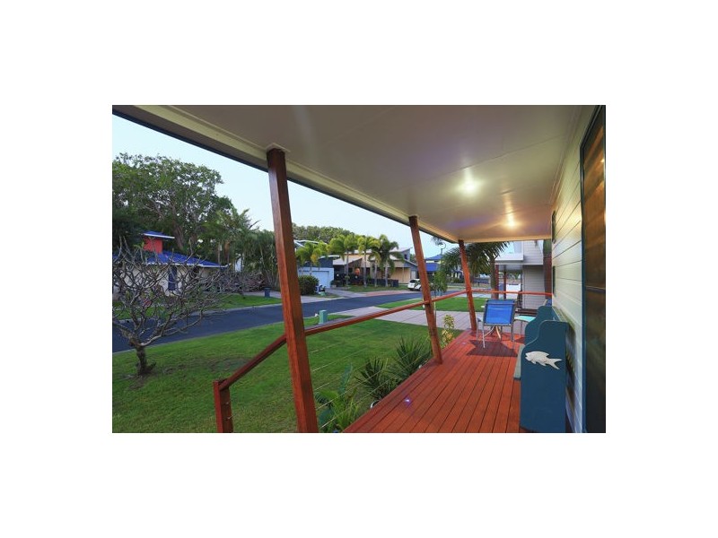 22` Whitesan Blue Terrace, Blacks Beach QLD 4740