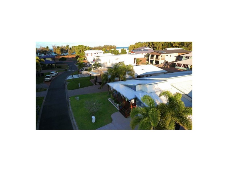 22` Whitesan Blue Terrace, Blacks Beach QLD 4740