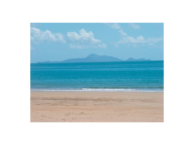 22` Whitesan Blue Terrace, Blacks Beach QLD 4740