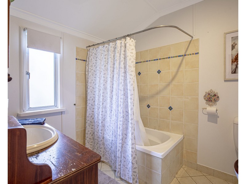 17 Hunter Street, West Mackay QLD 4740