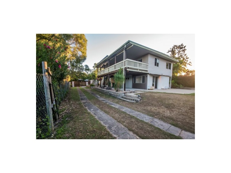 2A Edmonds Street, Bucasia QLD 4750