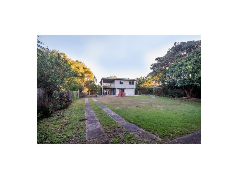 2A Edmonds Street, Bucasia QLD 4750