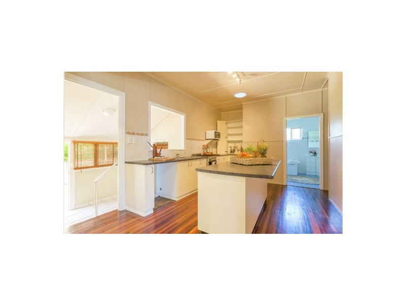 32 Adrian Street, West Mackay QLD 4740