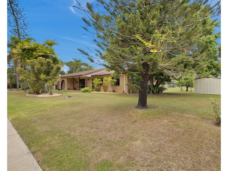 2 Dickens Avenue, Ooralea QLD 4740