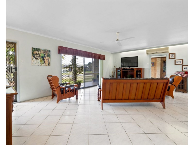 2 Dickens Avenue, Ooralea QLD 4740