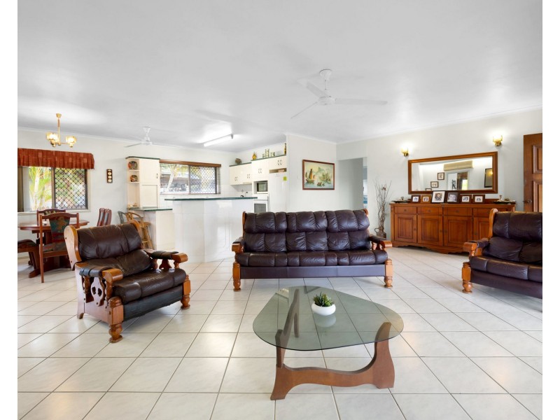 2 Dickens Avenue, Ooralea QLD 4740