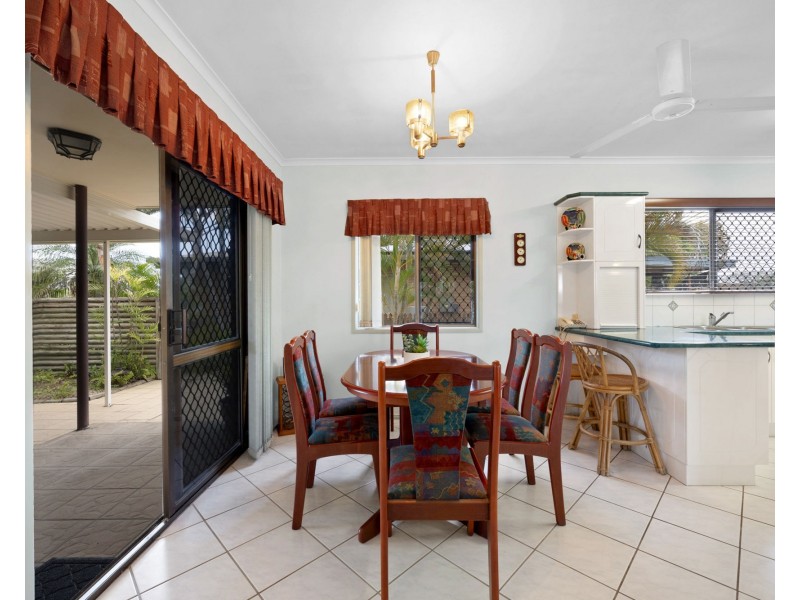 2 Dickens Avenue, Ooralea QLD 4740