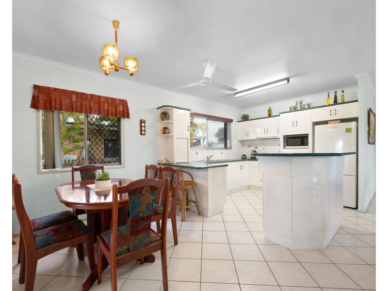 2 Dickens Avenue, Ooralea QLD 4740