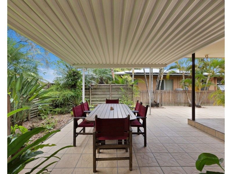 2 Dickens Avenue, Ooralea QLD 4740