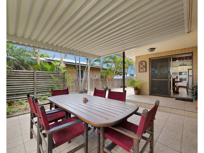 2 Dickens Avenue, Ooralea QLD 4740