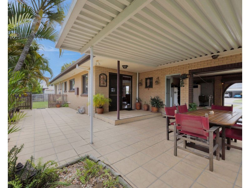 2 Dickens Avenue, Ooralea QLD 4740