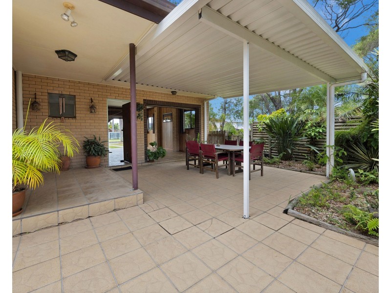 2 Dickens Avenue, Ooralea QLD 4740