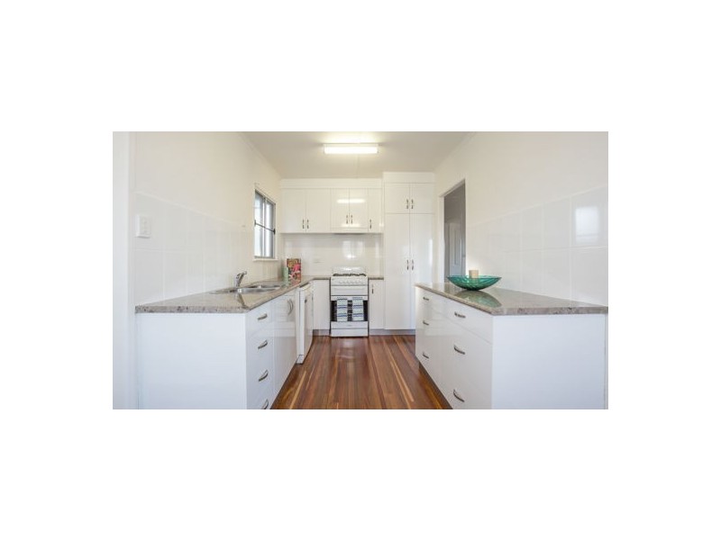 10 Dennis Street, South Mackay QLD 4740