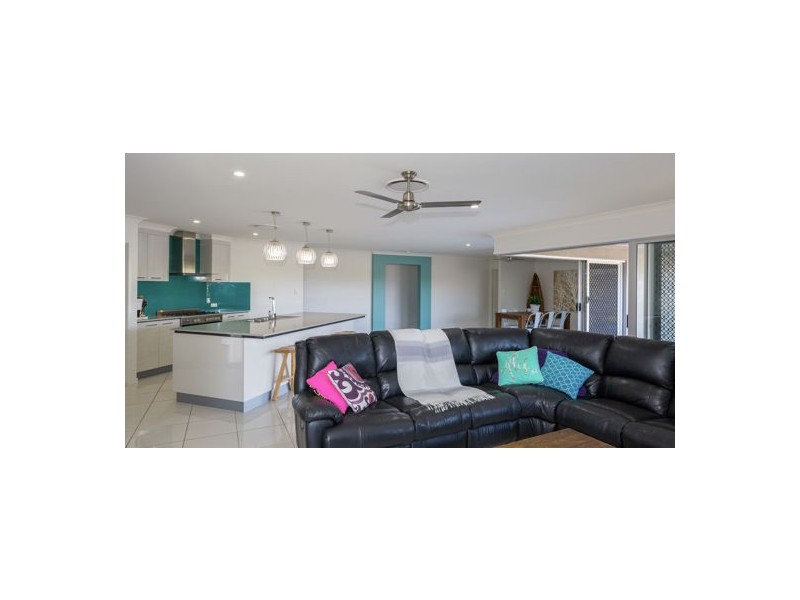 16 Kerrisdale Crescent, Beaconsfield QLD 4740