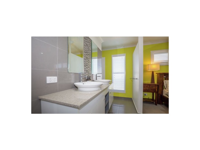 16 Kerrisdale Crescent, Beaconsfield QLD 4740
