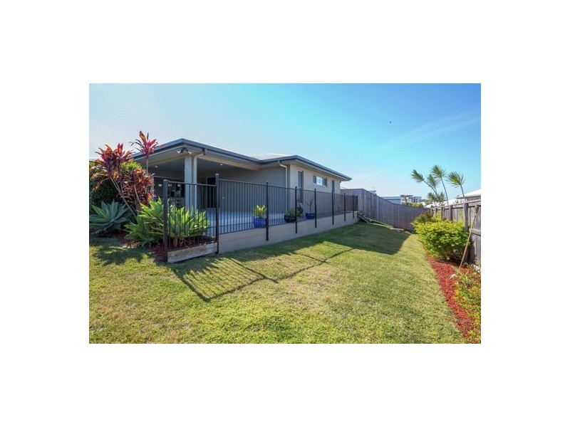 16 Kerrisdale Crescent, Beaconsfield QLD 4740
