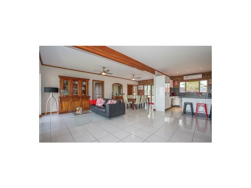 42 Pacific Esplanade, Slade Point QLD 4740