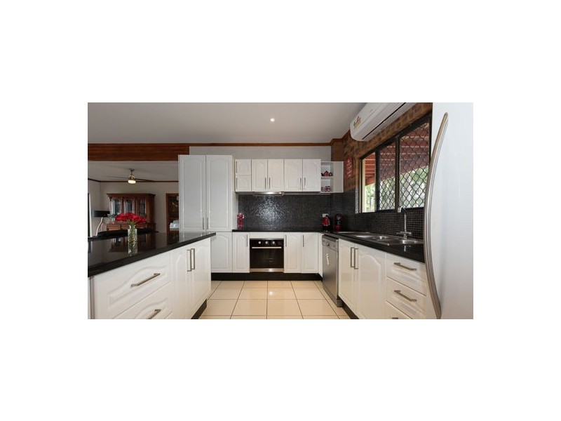 42 Pacific Esplanade, Slade Point QLD 4740