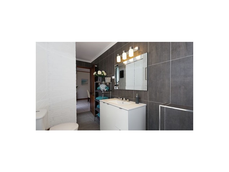 42 Pacific Esplanade, Slade Point QLD 4740