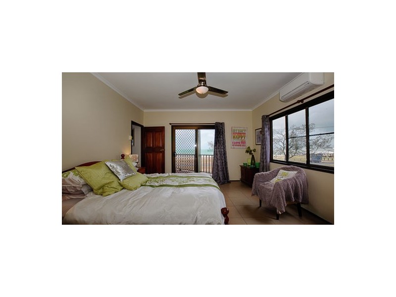 42 Pacific Esplanade, Slade Point QLD 4740
