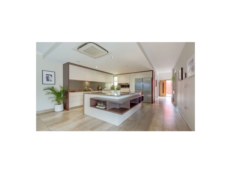 24 Reef Parade, East Mackay QLD 4740