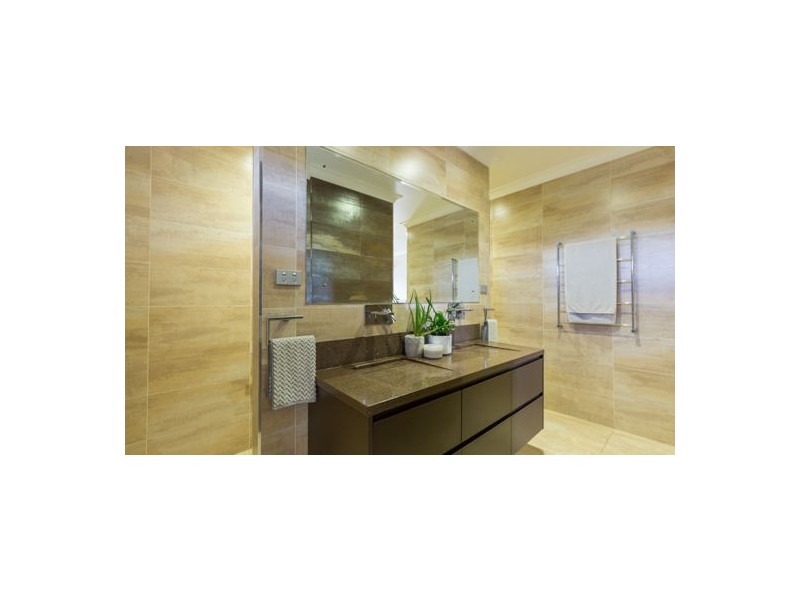 24 Reef Parade, East Mackay QLD 4740