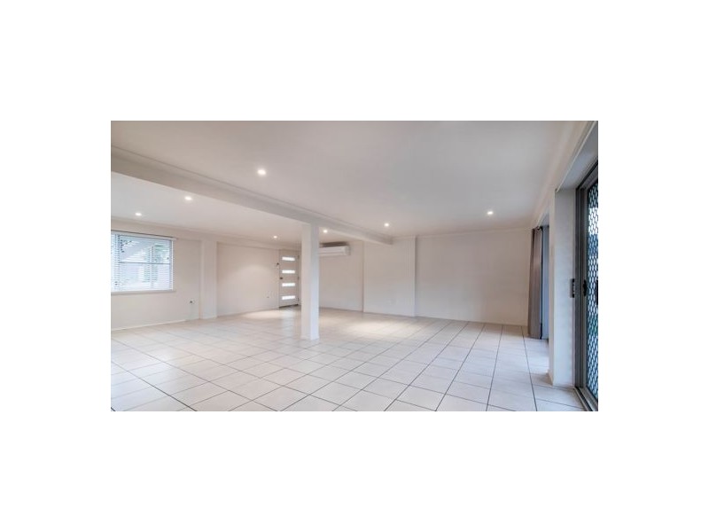 2 St Bees Avenue, Bucasia QLD 4750