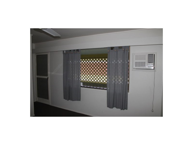 2/34 Keswick Street, Slade Point QLD 4740