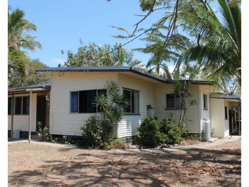2 Binnington Esplanade, East Mackay QLD 4740