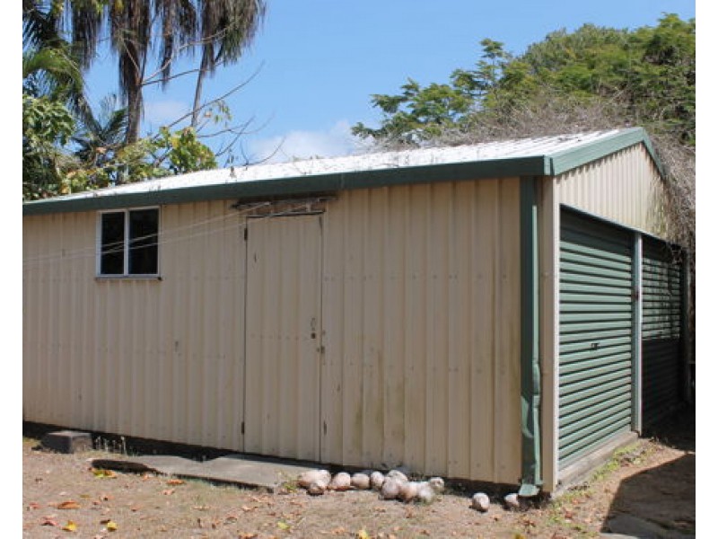 2 Binnington Esplanade, East Mackay QLD 4740