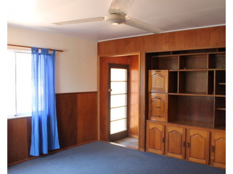 2 Binnington Esplanade, East Mackay QLD 4740