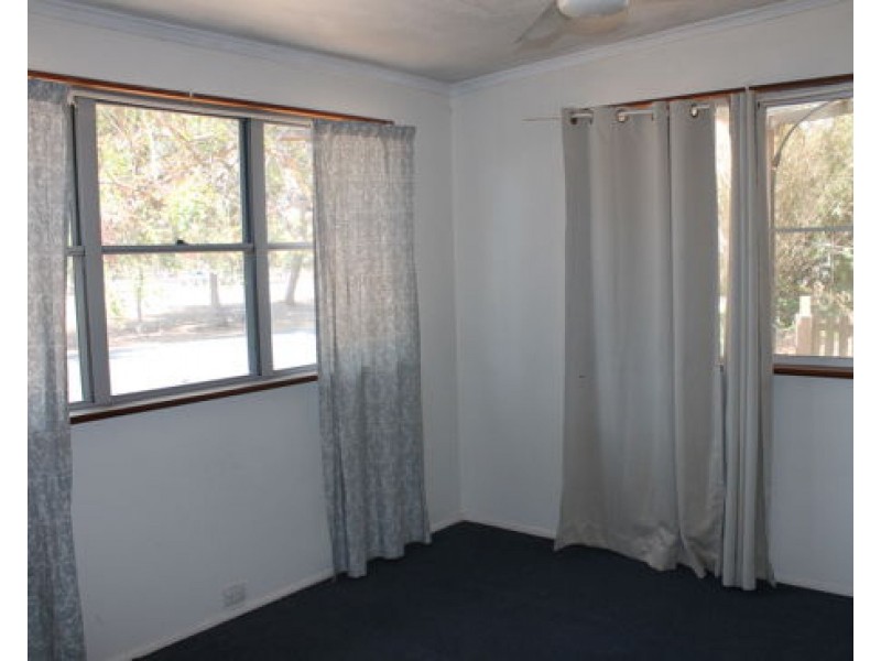 2 Binnington Esplanade, East Mackay QLD 4740