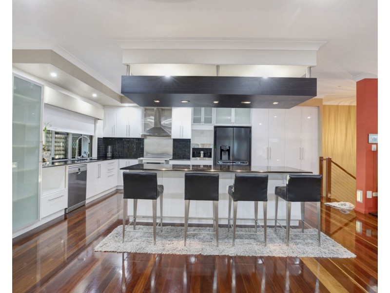 10 Gillies Court, Rural View QLD 4740